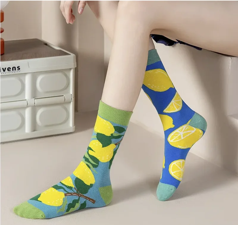 Neue kreative Paar AB asymmetrische trendige Socken modische personalisierte trendige Cartoon-Jacquard lange Röhren-Baumwollsocken – Detail 16