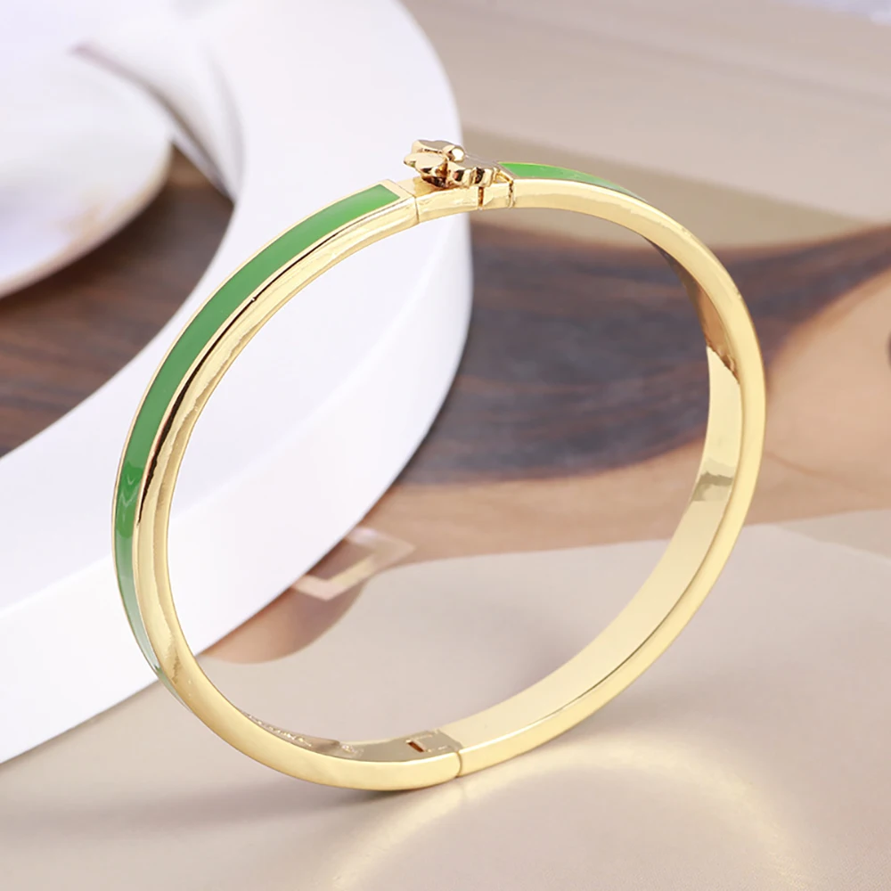 

2023 европейские и американские ювелирные изделия, модный браслет с эмалью и цветной глазурью, с любовью, с четырьмя листьями, незаметные тонкие браслеты, простота