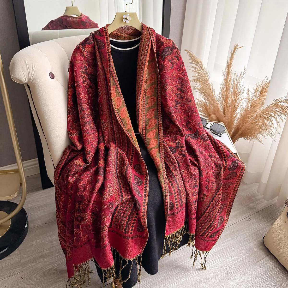 2025 Latest Women Scarf Spring Summer Luxury Bohemian Style Shawl Jacquard Paisley Pattern Designer Lady Muslim Hijab Pashmina