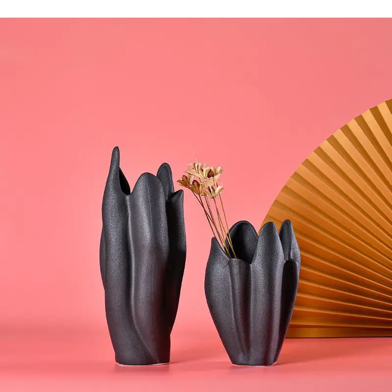 

Minimalist Black Ceramic Vase Tree Root Shape Potted Plants Desk Decoration Flower Pots Decorative Tabletop Vases Modern Decor