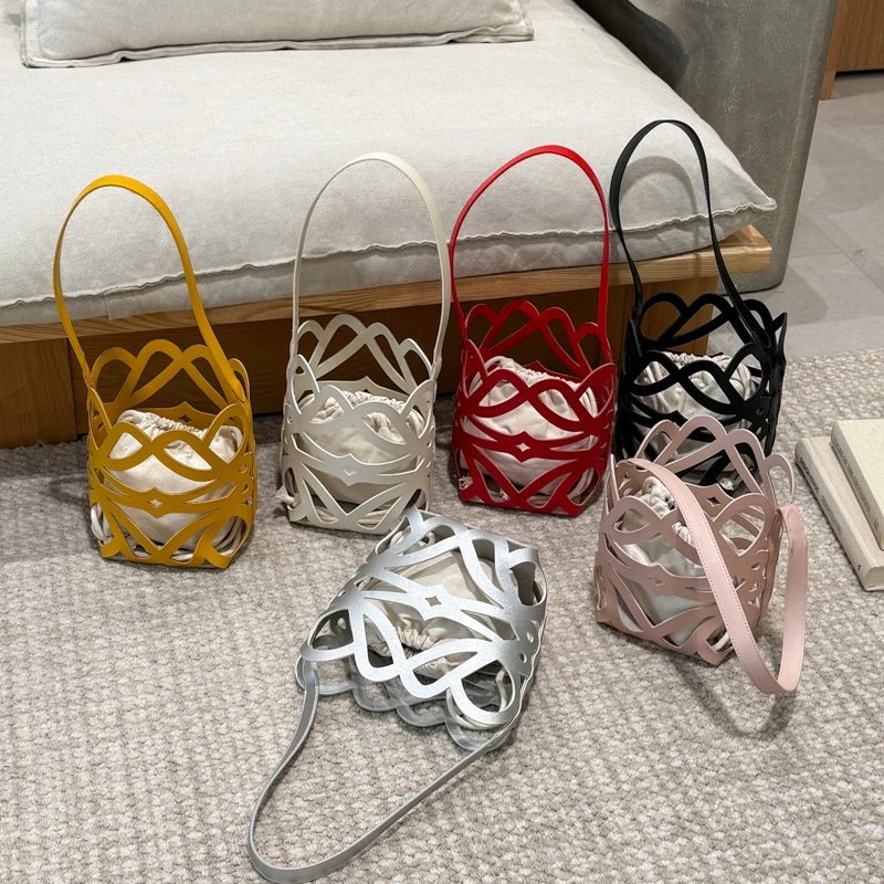 Nuova Borsa a Secchiello Estiva in PU Intrecciato con Dettagli Traforati, Borsa a Spalla Casual di Tendenza per Donna, Borsa a Mano da Spiaggia con Design Elegante - immagine 5