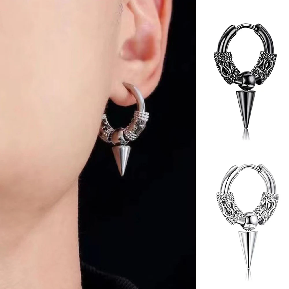 DAVID MORRIS 18-karat white gold, emerald and diamond ear cuff |  NET-A-PORTER