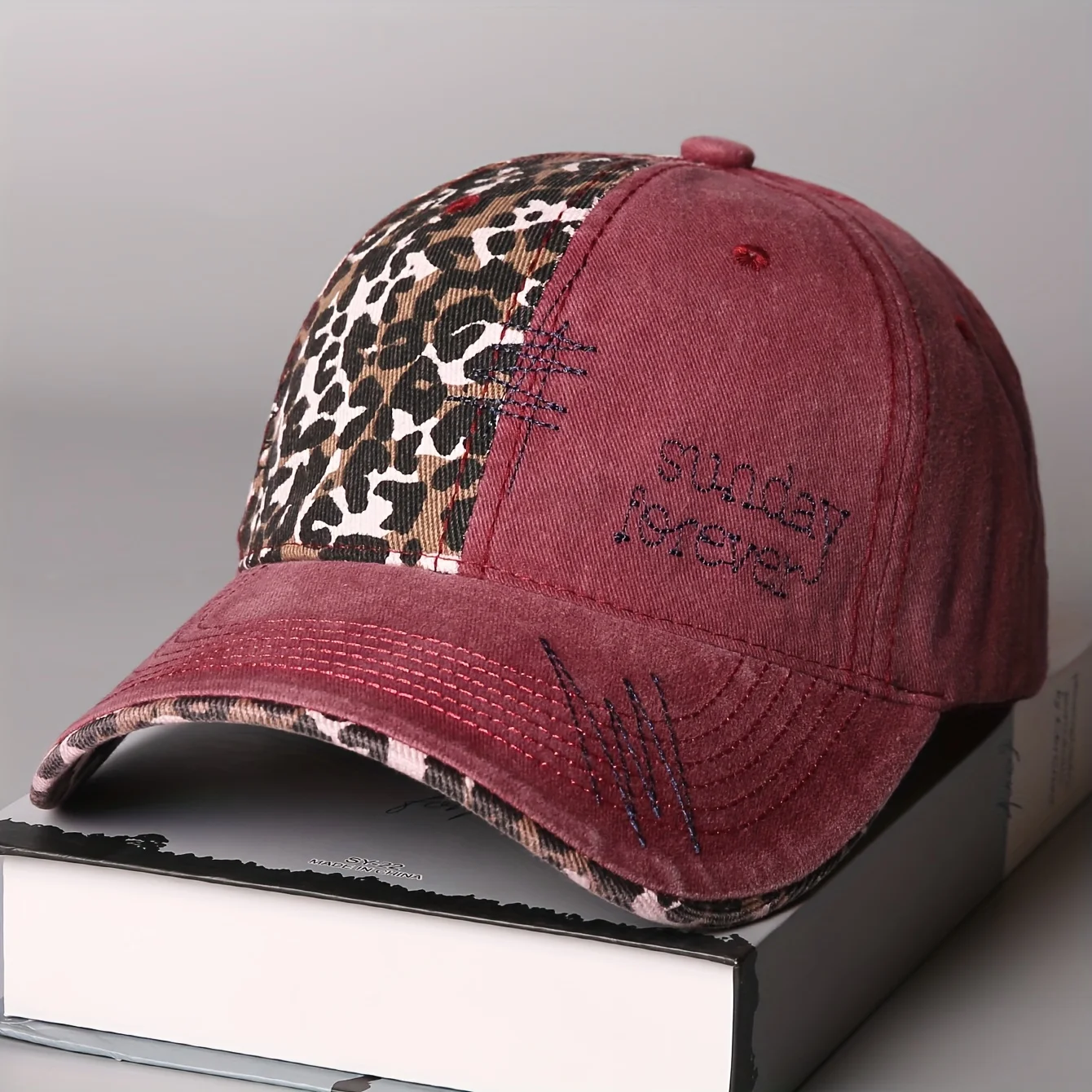 Leopardenmuster Buchstaben-Bestickte Baseballkappe für Frauen Street-Style Hot Girl Personalisierte Mode Gesichtsformende Entenschnabel-Kappe – Detail 13