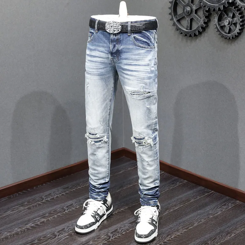 Street Fashion Men's Jeans Retro Light Blue Elastic Slim Fit Split Jeans Men's Blue Leather Panel Designer Hip Hop Brand Patch P