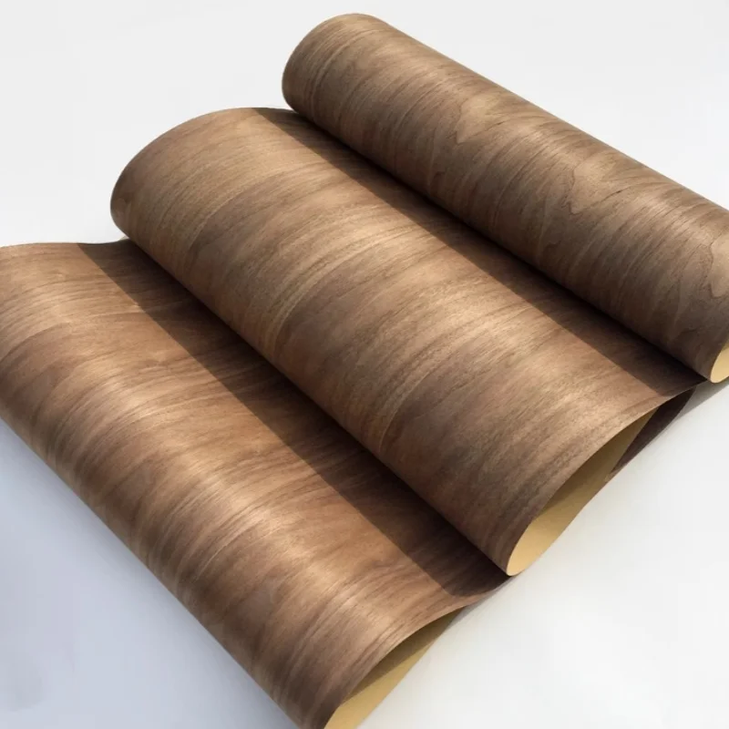 Рисунок 3 - Шпон из натурального черного ореха