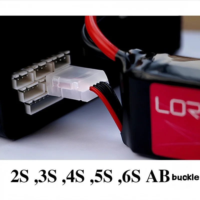 Deux batteries AB 3S pour drone côte à côte, étiquette de spécifications visible.