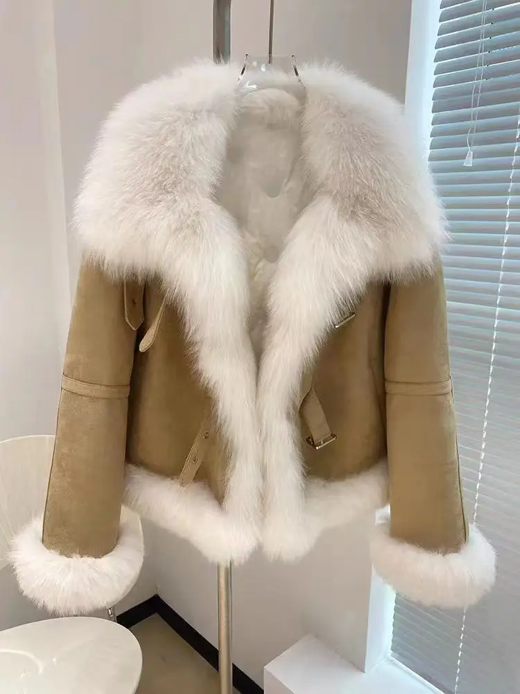 Women's Clothing High quality warm, luxurious and fashionable short jacketAutumn Winter New 2
