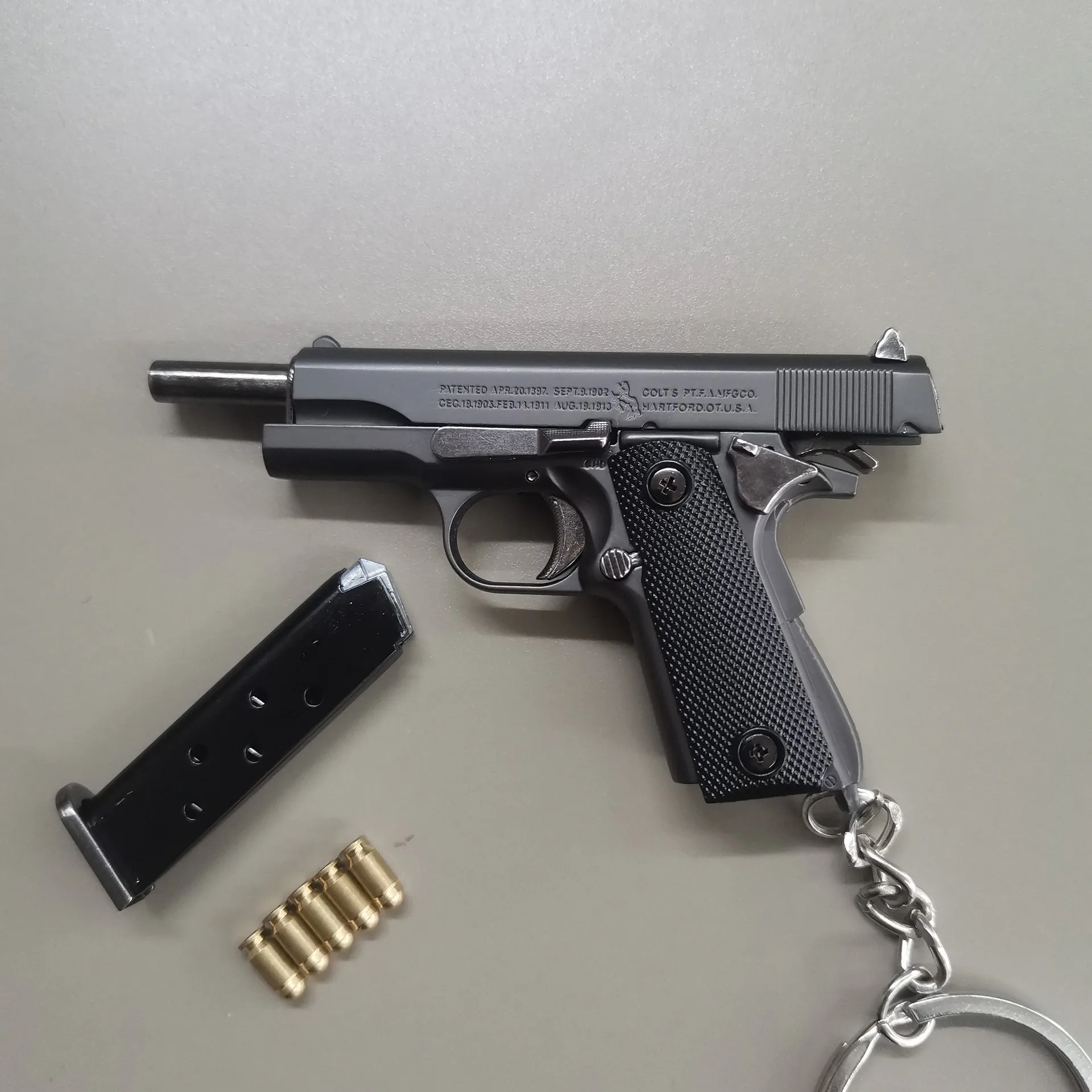 1:3 Full Alloy M1911 Pistol Shell Eject Mini Toy Gun Model Detachable Keychain Fake Gun for Boy Collection Adults Gift 4