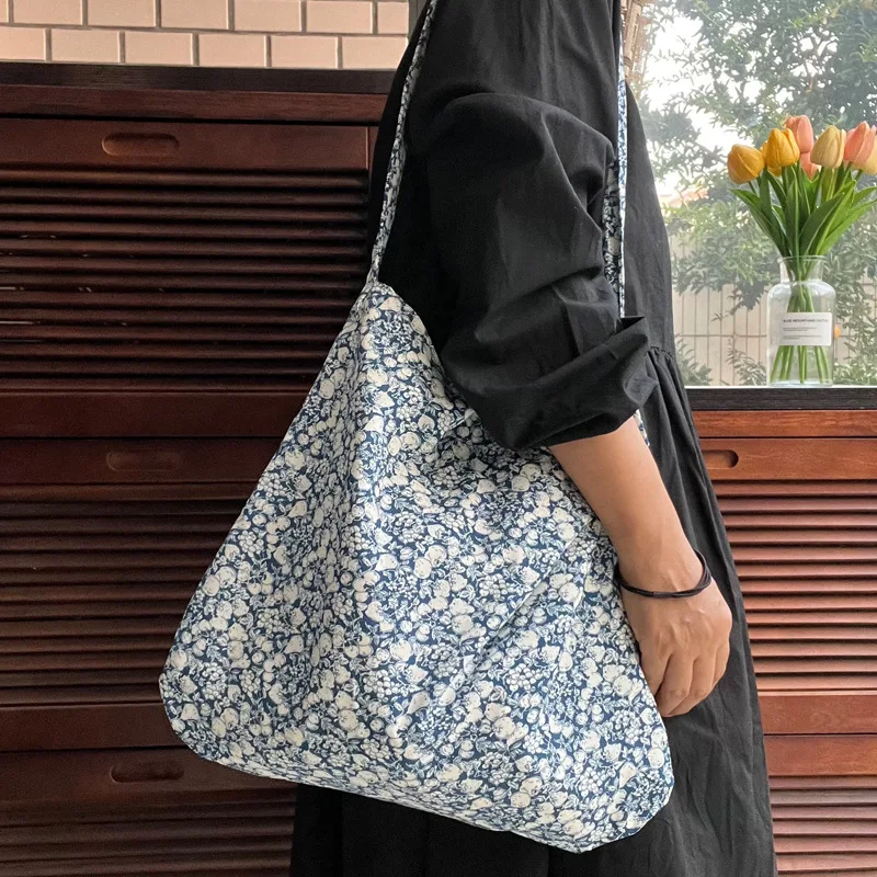 Women Retro Jacquard Spliced Large Capacity Shoulder Bag