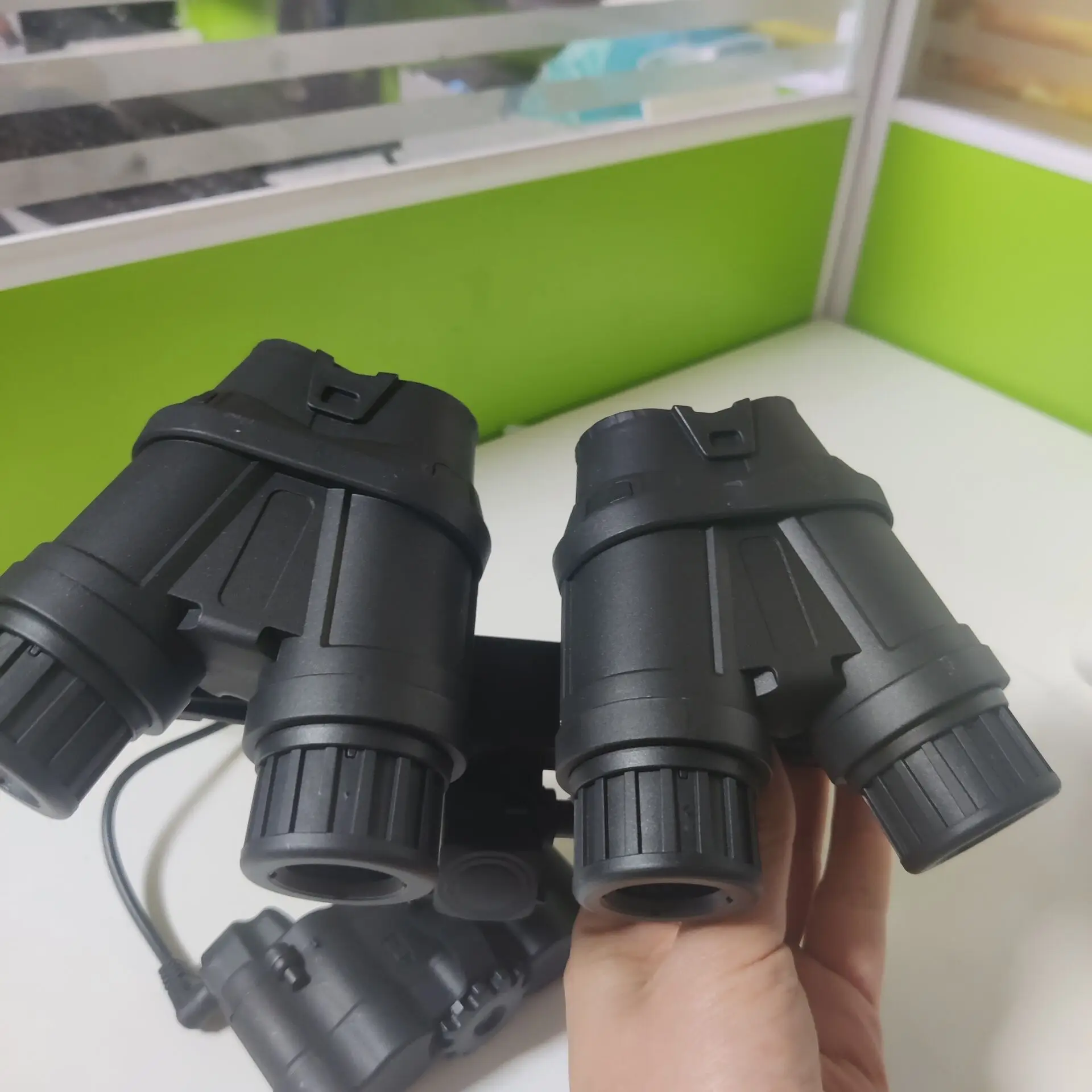 Tactical NVG AN/PVS31 /GPNVG 18 /PVS15/PVS18/PVS31 Helmet Night Vision Goggle Dummy Model Airsoft Decoration No function