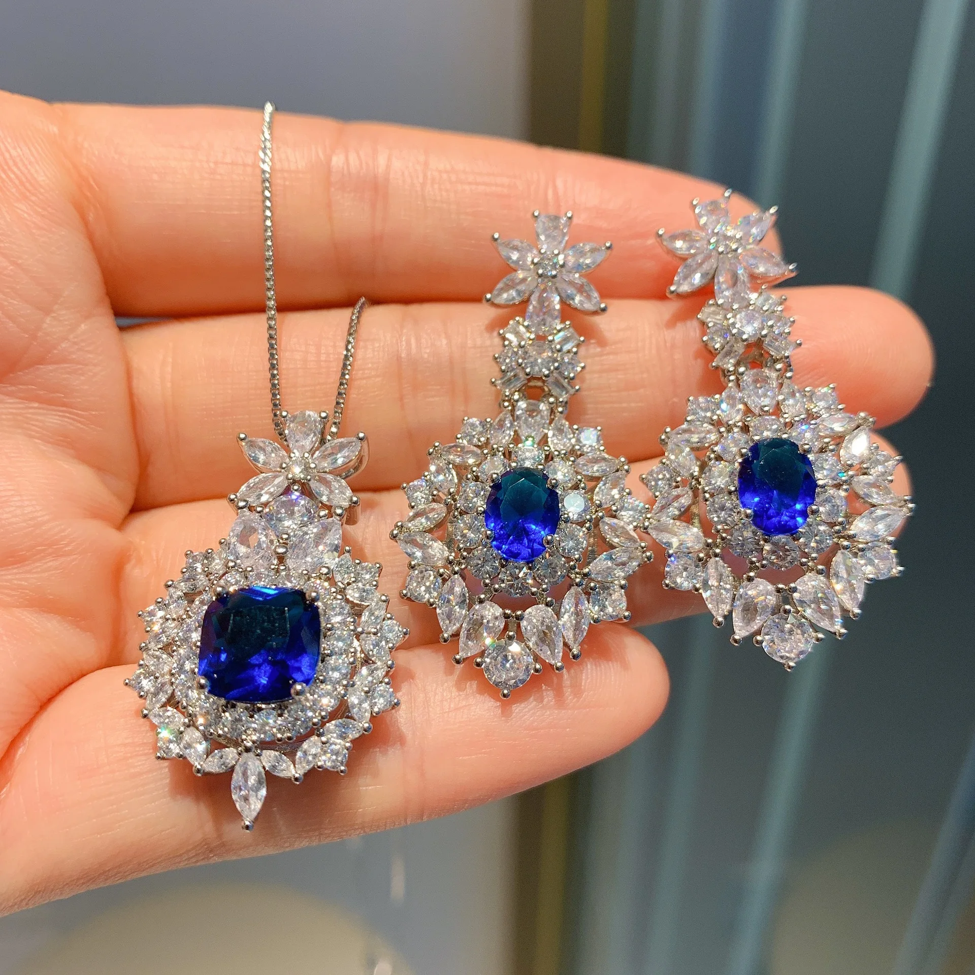 

Retro Tanzanite Sapphire Luxury Necklace Earrings Pendant Jewelry Set Water Droplets Flower Women High Quality Dress Accessory