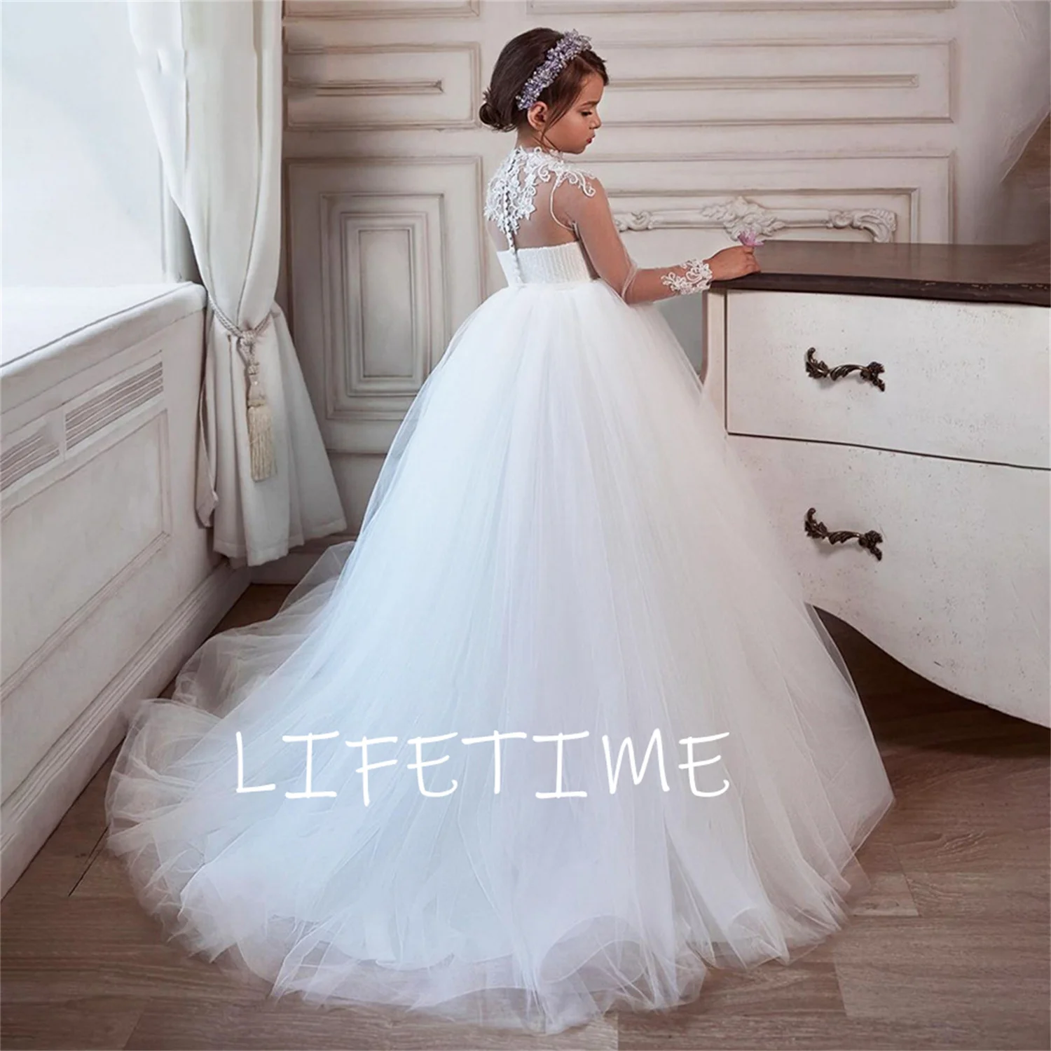 

A-Line Long Sleeves High Neck Flower Girl Dresses For Wedding Tulle Illusion Appliques Floor Length First Communion Dress