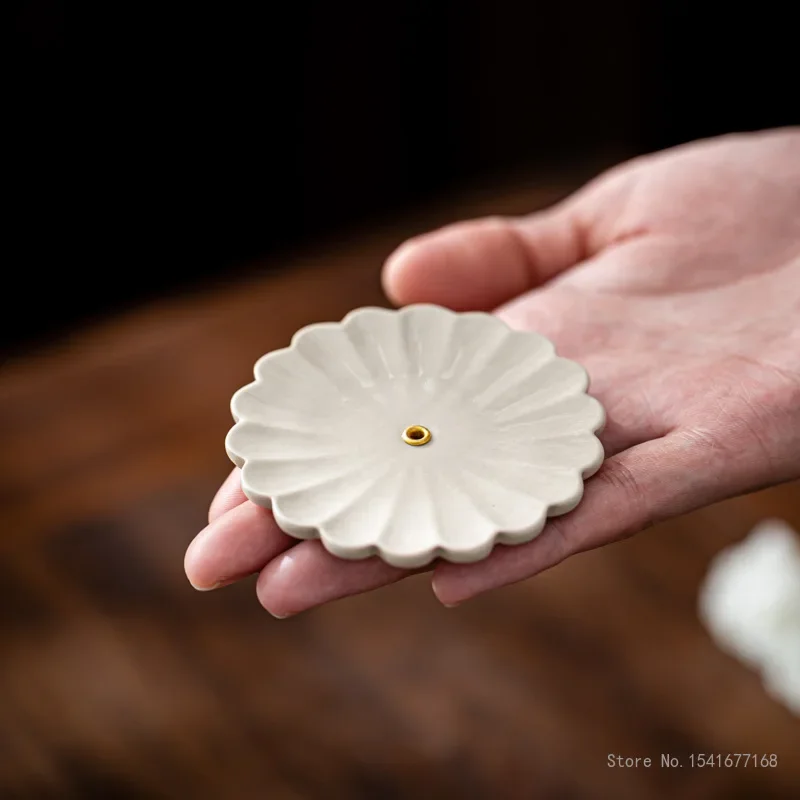 Creative Ceramic Small Incense Holders, Household Indoor Zen, Sleeping Incense Stove, Sandalwood Burner, Flower Shape Plate, 1Pc