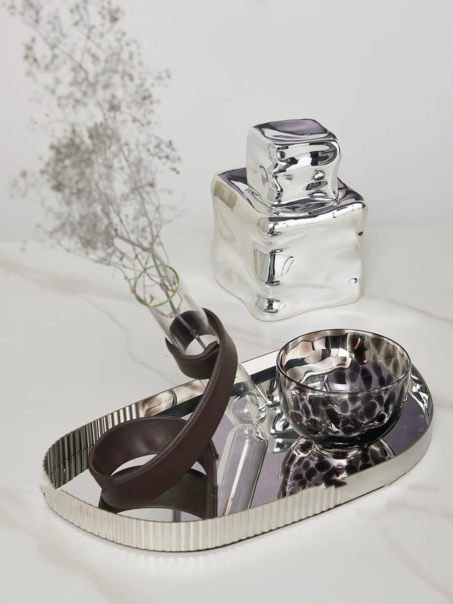 Modern Light Luxury Leather Slant Stand Flower Arrangement Glass Tube Container Vase for Room Decor Wedding Graduation Gifts 3