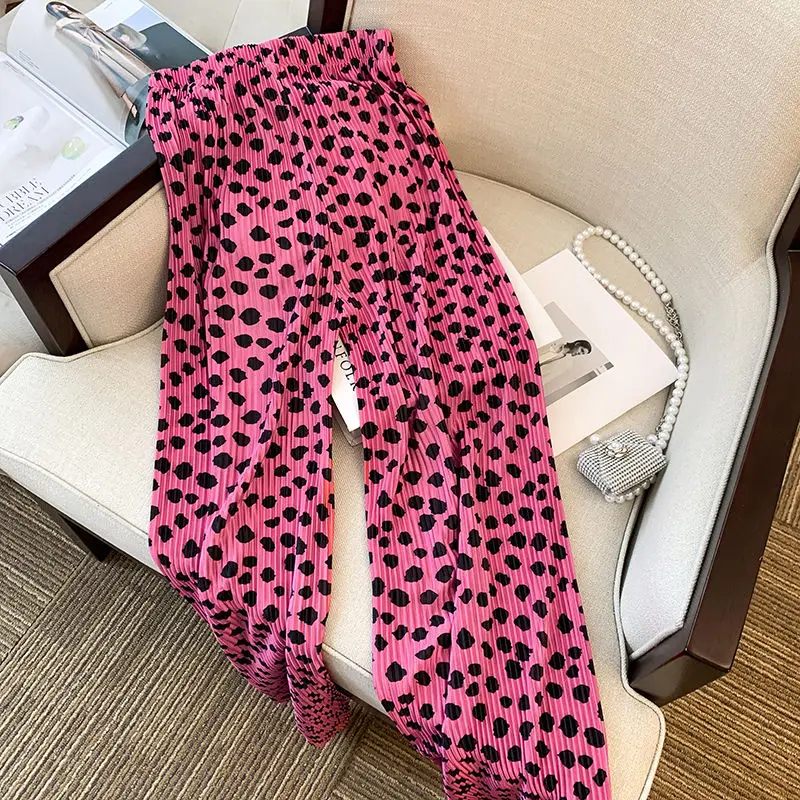 

Korean women's pink leopard print wide leg pants with a high waist slim straight pleated casual pants