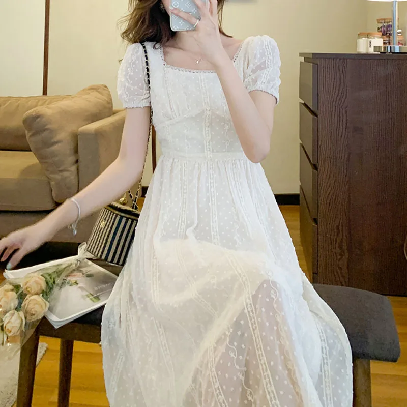 

Summer Short Sleeve Dress Style French 2022 New Embroidered Lace Square Collar Bubble Sleeve High Waist Sweet Dresses White 1655