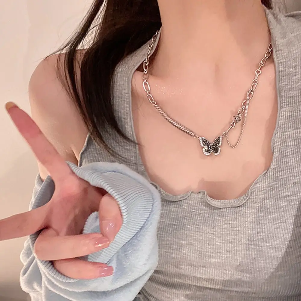 Collier pendentif en forme de cœur K-pop à la mode pour femmes coréennes Y2K, vague asymétrique noire papillon, gothique cool brillant, 2025_voghion.com