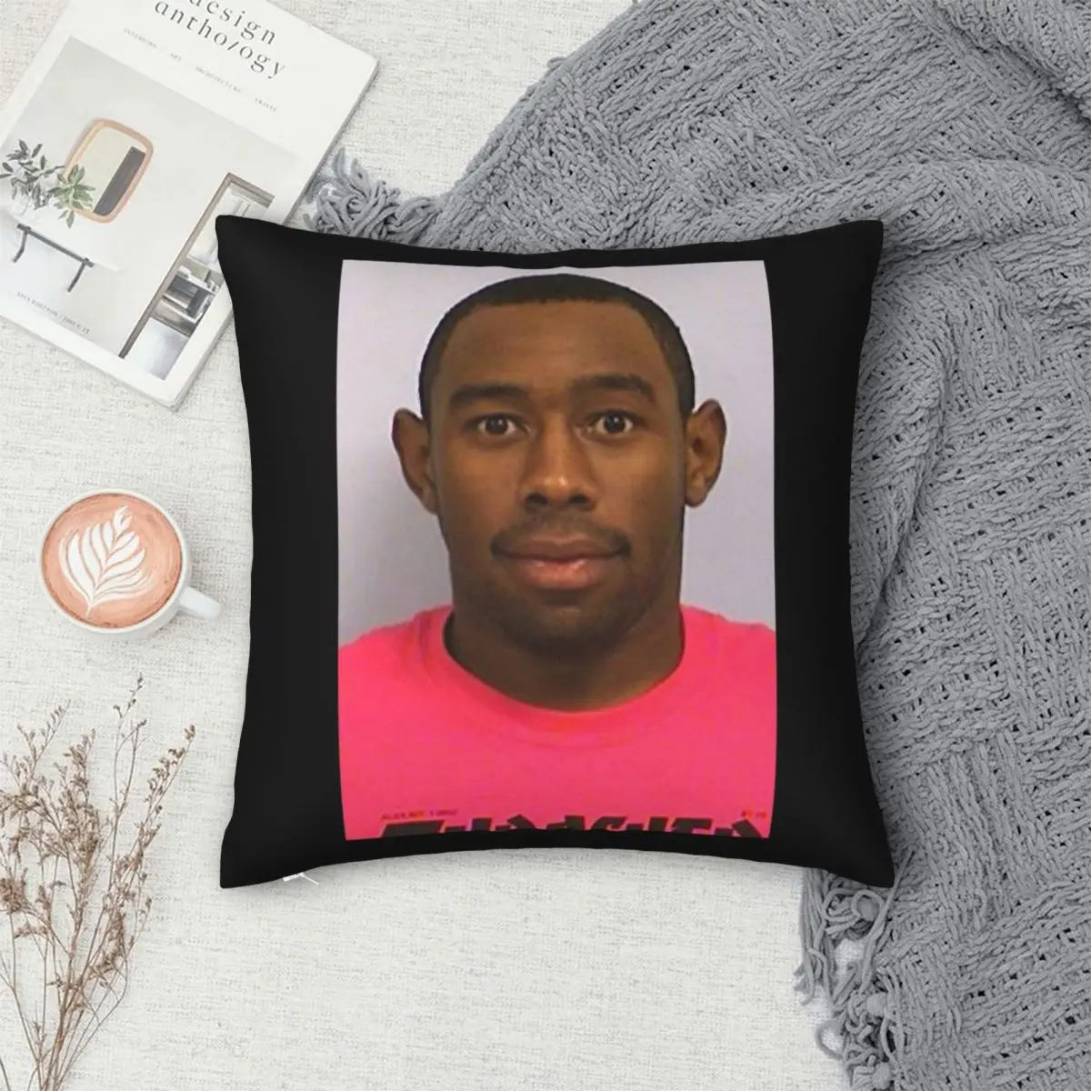 Рисунок 3 - Квадратная наволочка с Тайлером мугshot