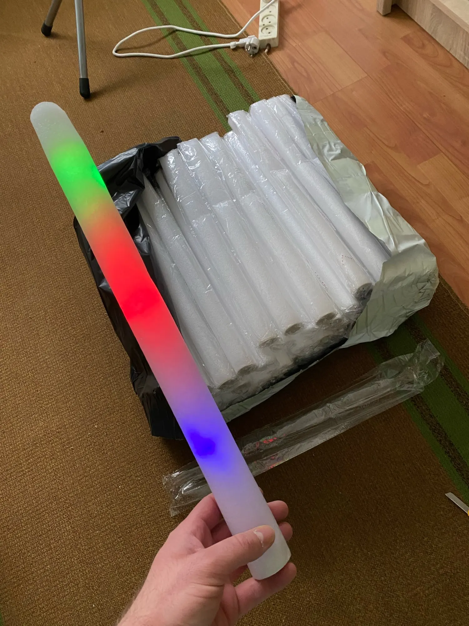 M.best Lot De 30 Bâtons Lumineux Pour Fête, 3 Modes Colorés Clignotants LED Pour Cadeaux De Fête