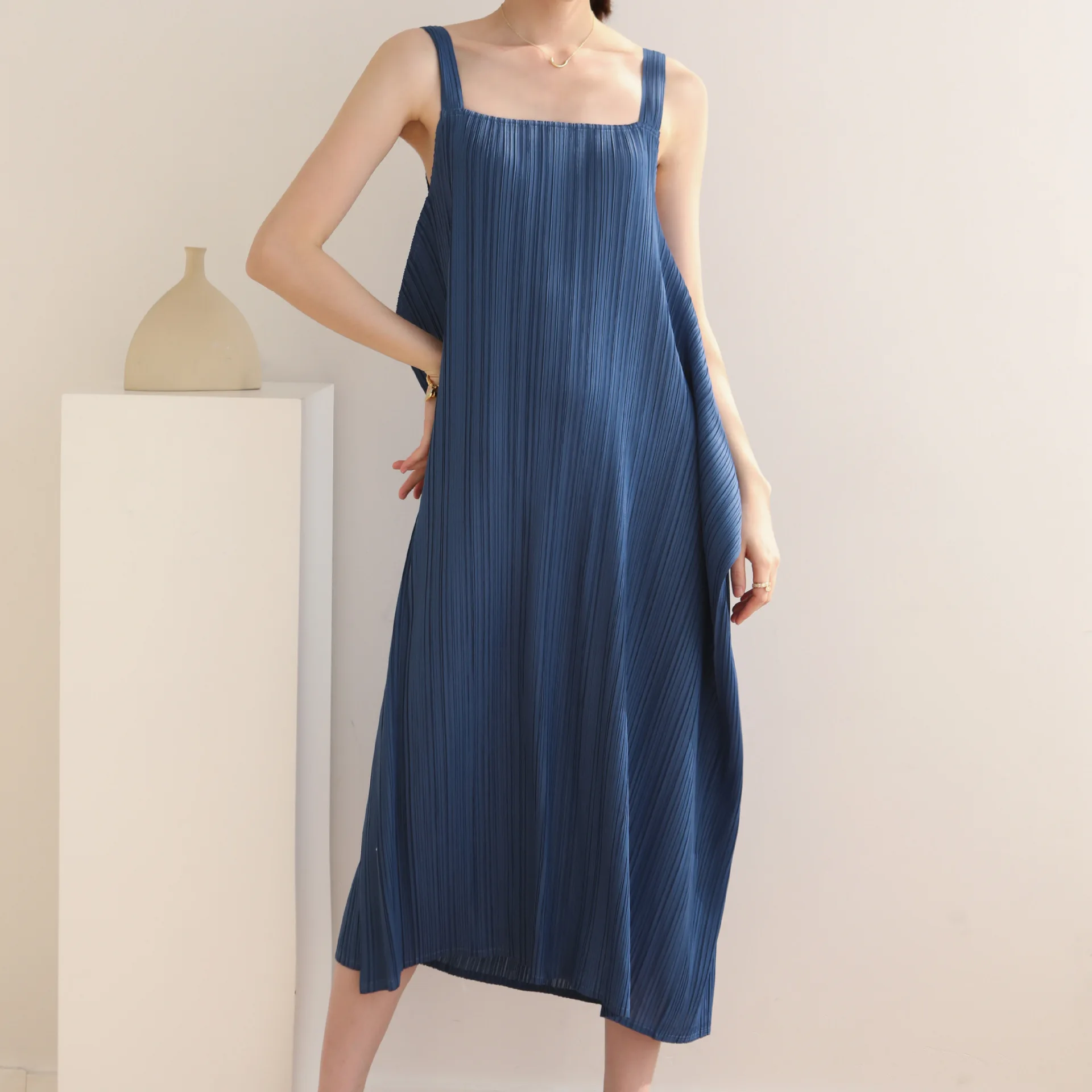 

Spring/Summer/Autumn Pleated Minimalism Elegant & Casual Cami Midi Dress