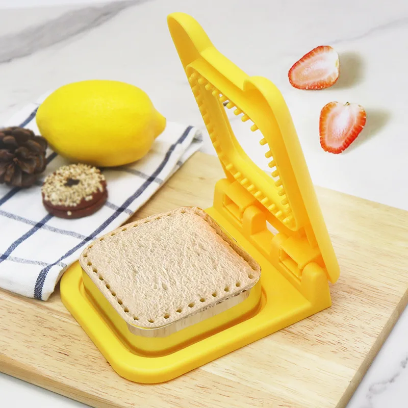 Sandwich Cutter DIY Bread Toast Mold Kitchen Breakfast Maker Picnic Tool baking tool,baking accessories