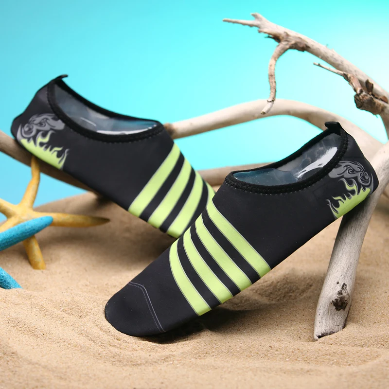 New men's and women's water wading shoes, Swimming shoes, Beach River tracing Thin soled soft water sports shoes