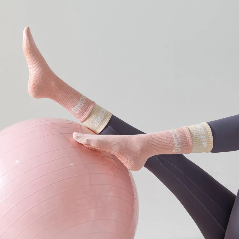 

Носки для йоги, женские носки до середины икры, спортивные хлопковые носки для фитнеса, Длинные двухслойные носки, нескользящие носки для пола и танцев