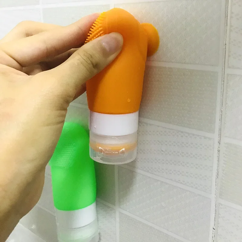 Set 4 Bottiglie Da Viaggio In Silicone 60 Ml: TSA, A Prova Di Perdite Per Shampoo E Lozioni (Grigio/Blu)