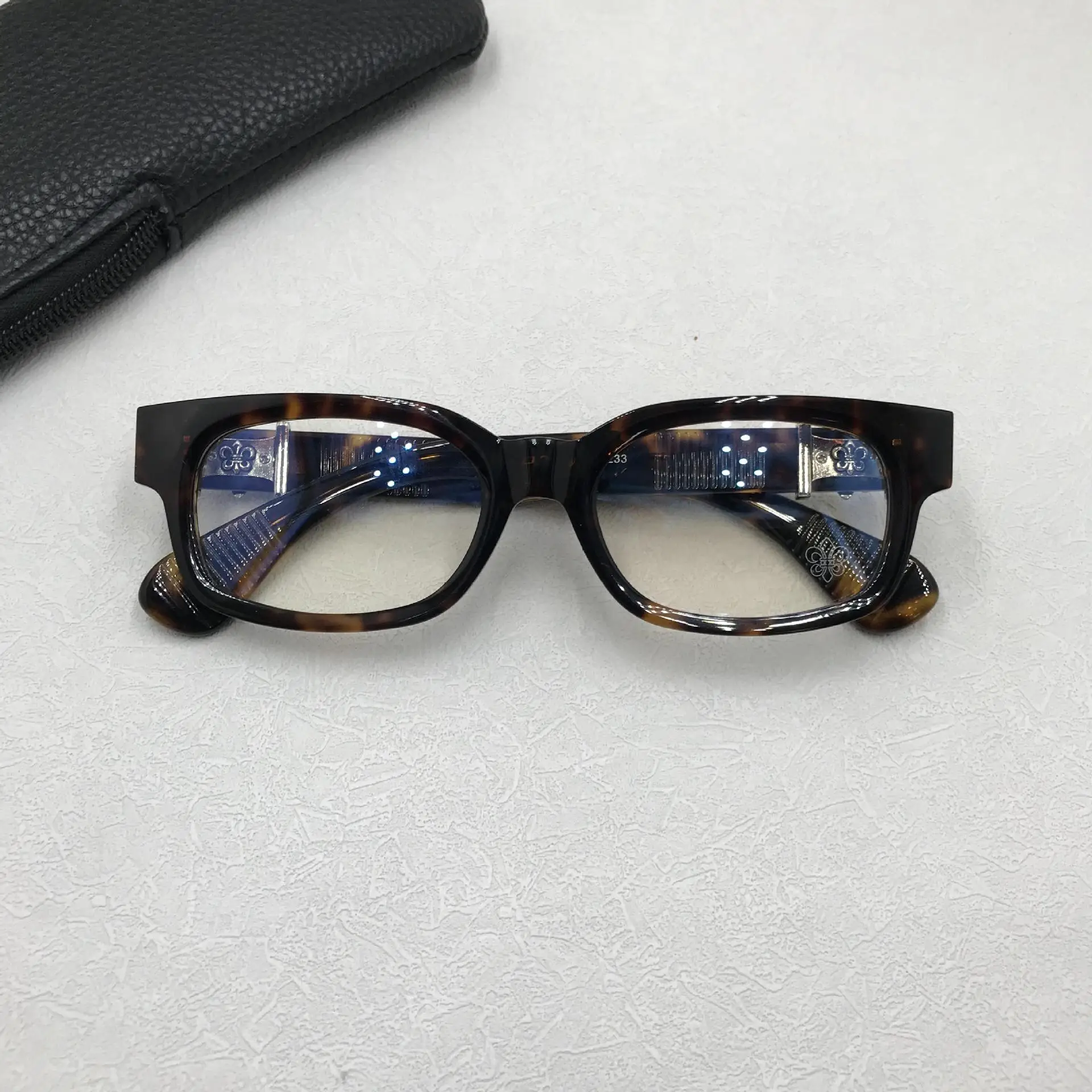 

Japan Design Steampunk Style Acetate with Trim With Case Vintage Retro Optical Fame Man Women Top Quality Eyeglass CH8233