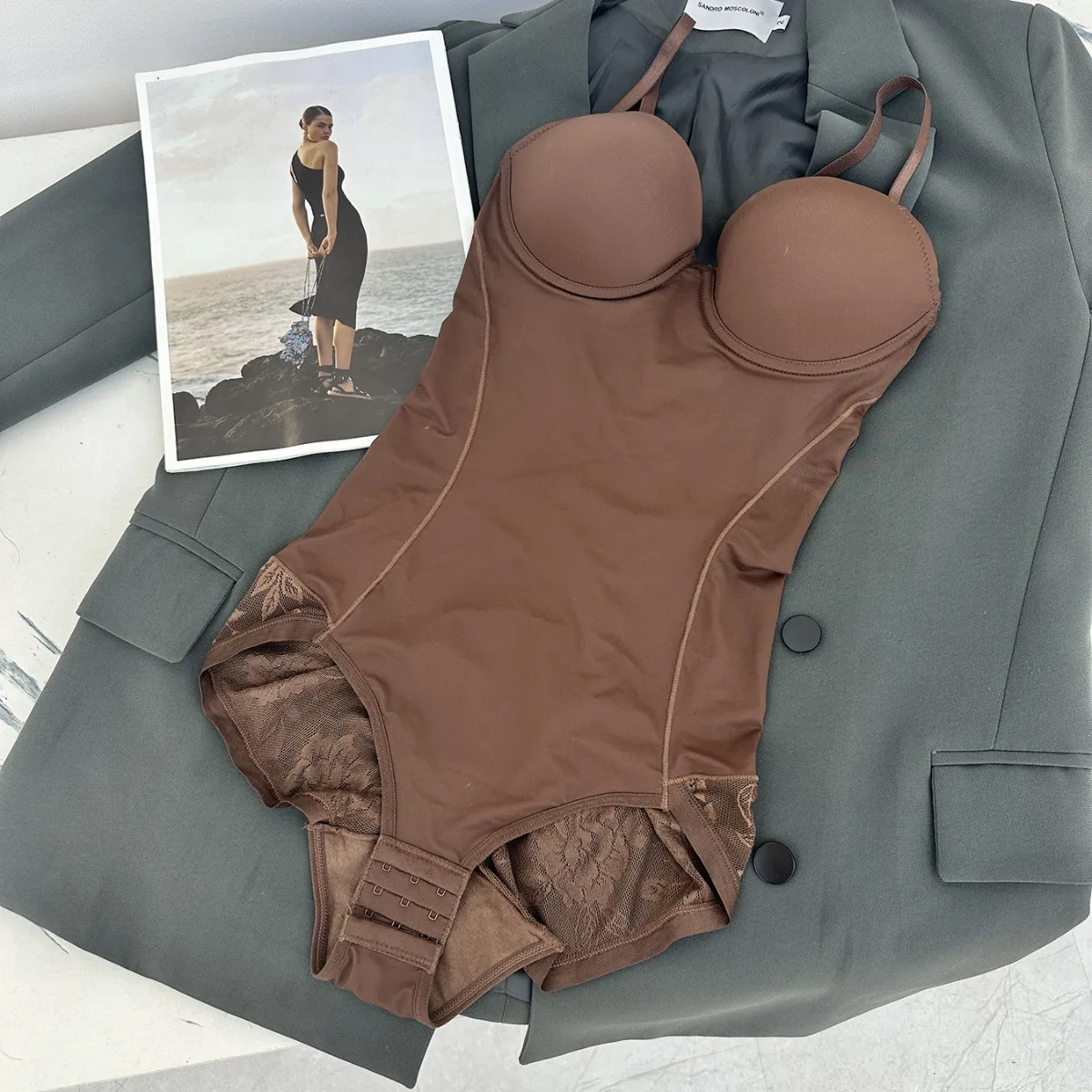 Body moldeador de encaje sin costuras para mujer con sujetador, control de abdomen posparto, efecto push-up._voghion.com