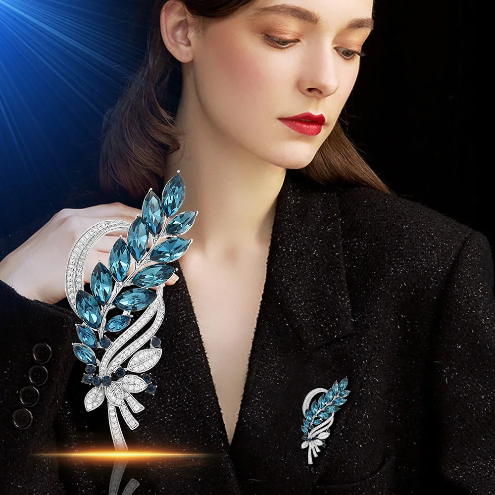 

Shining Blue Glass Flower Brooches For Women Vintage Large Crystal Bouquet Geometric Leaf Feather Lapel Pin Party Jewelry