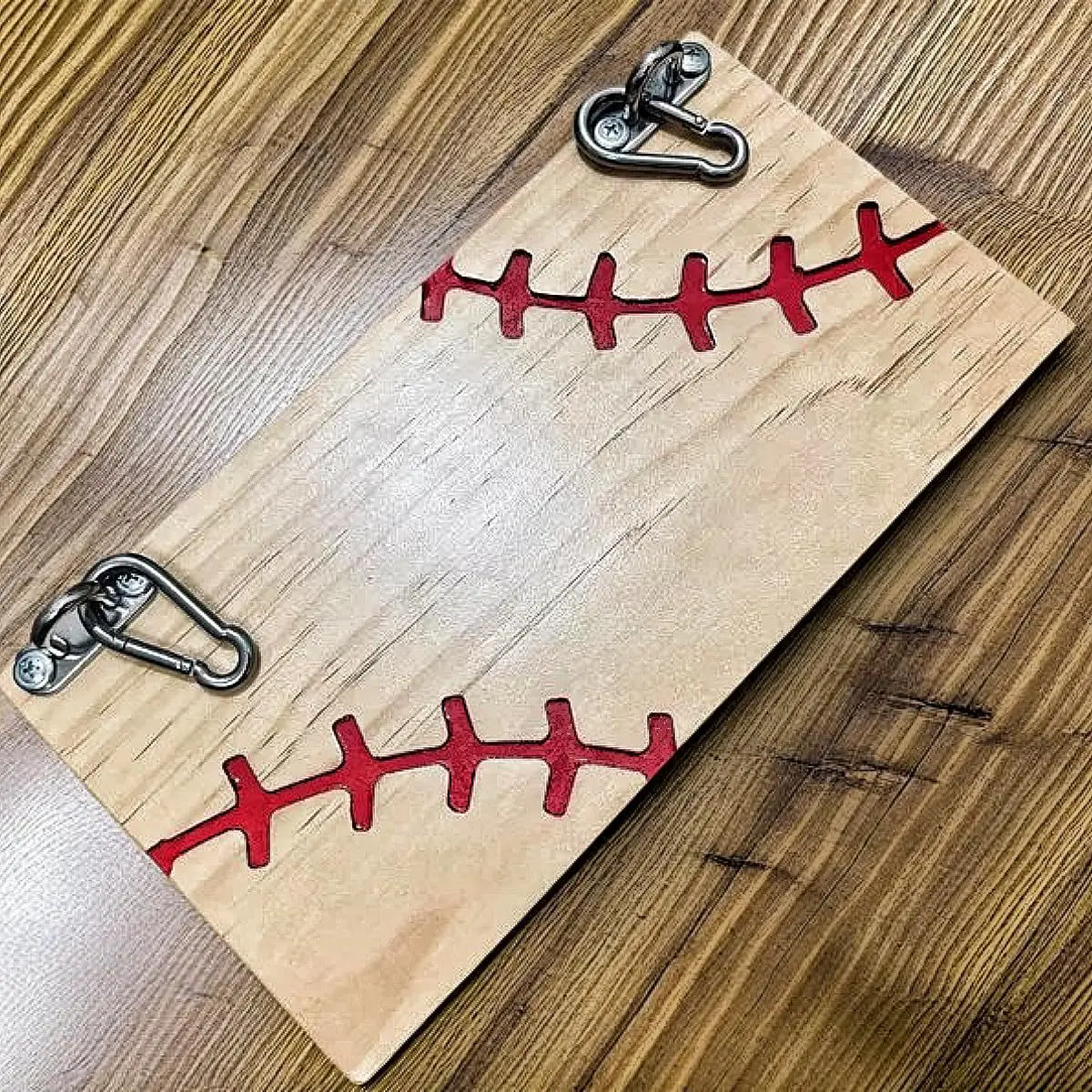 Suspended wooden footrest, portable baseball fence, durable and adjustable foot support for spectators