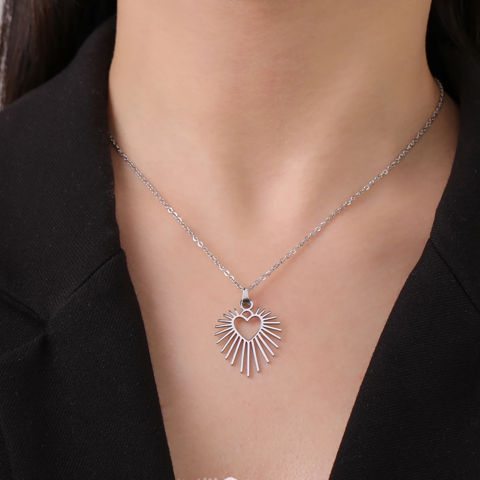 女性のための幾何学的なペンダントネックレス,ステンレス鋼,ゴールド