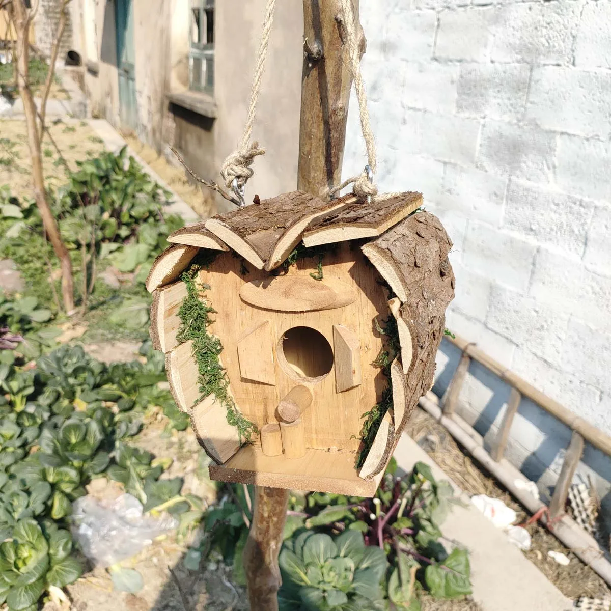 Wooden Bird's Nest Outdoor Hanging Heart-Shaped Bird's Nest House Pole Small Birdcage House Budgie Bird 1 Piece