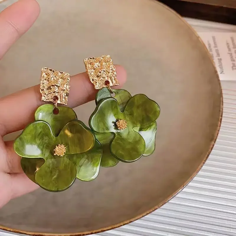 クリスタルフラワー幾何学的不規則ピアス女性のデザインセンス気質ファッション通勤ピアス