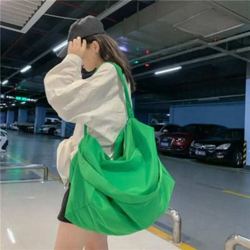 Рисунок 3 - Вместительная спортивная сумка