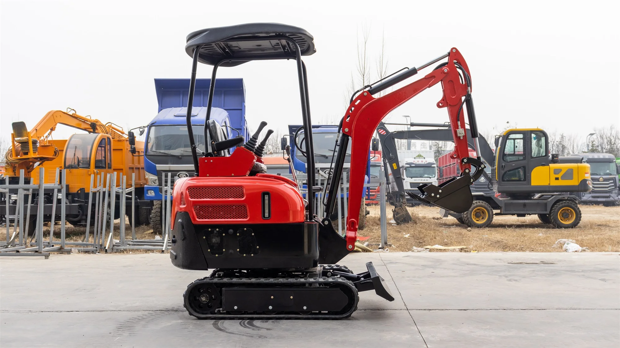 

HT20 Hightop Mini Excavator Bagger with enclosed cabin