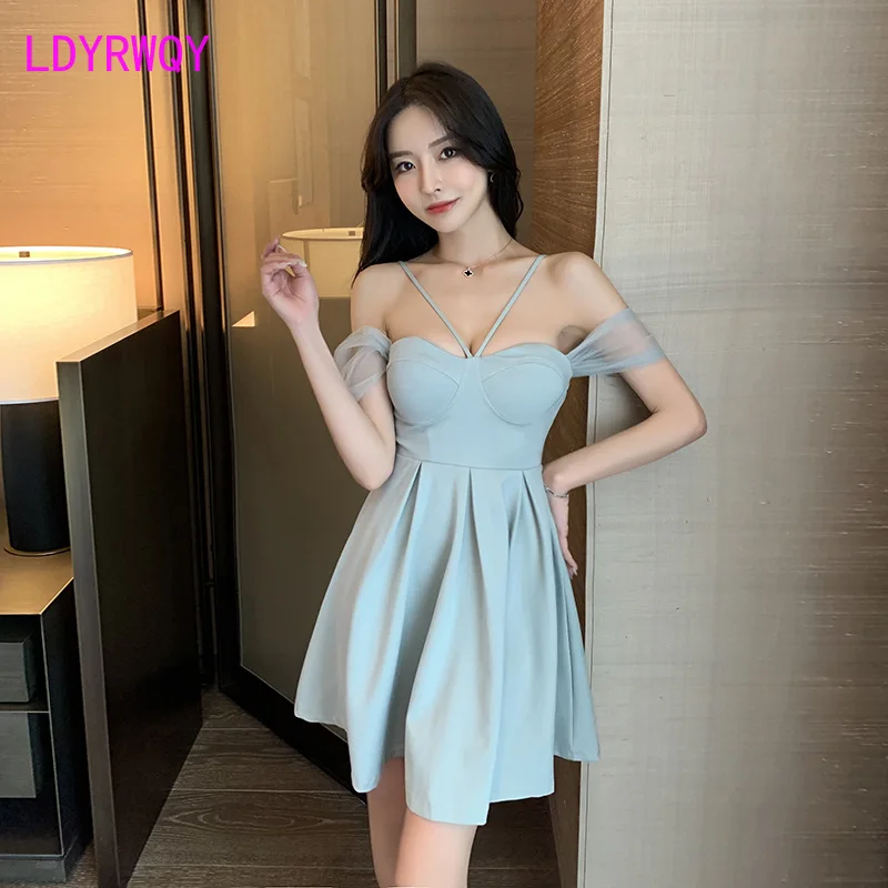 

2022 new one-line neckline low-cut sexy strapless dress temperament slimming A swing technician