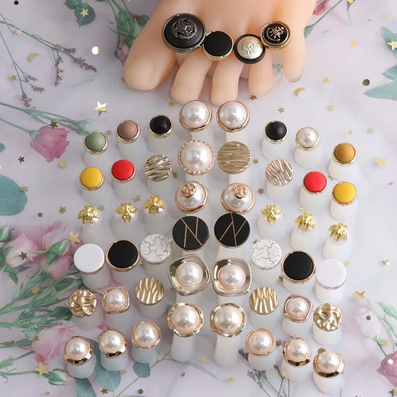 Description Picture 3 of item8Pcs Baroque Silicone Toe Separator Foot Finger Divider Form Manicure Pedicure Care Nail Art Tool Daisy Flower Holder Accessory