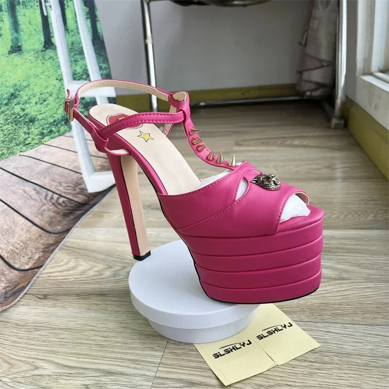 033rose red rivet