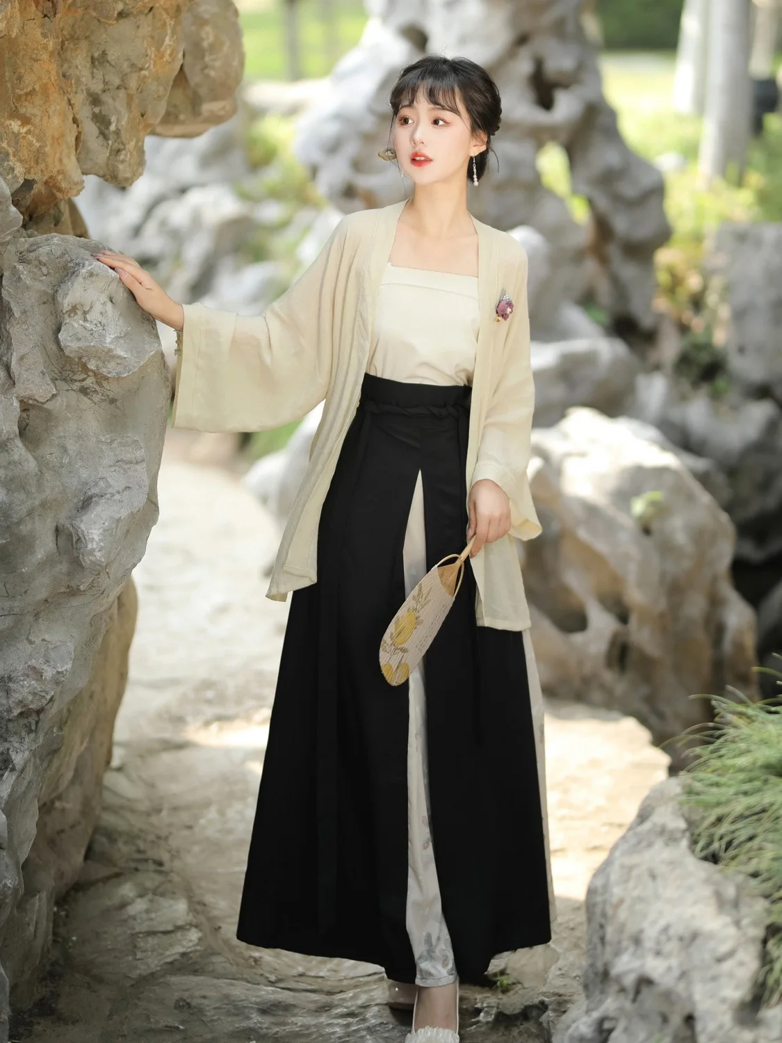 

Chinese Hanfu women's Song style short shirt with improved camisole triple pleated skirt, daily commuting Han elements