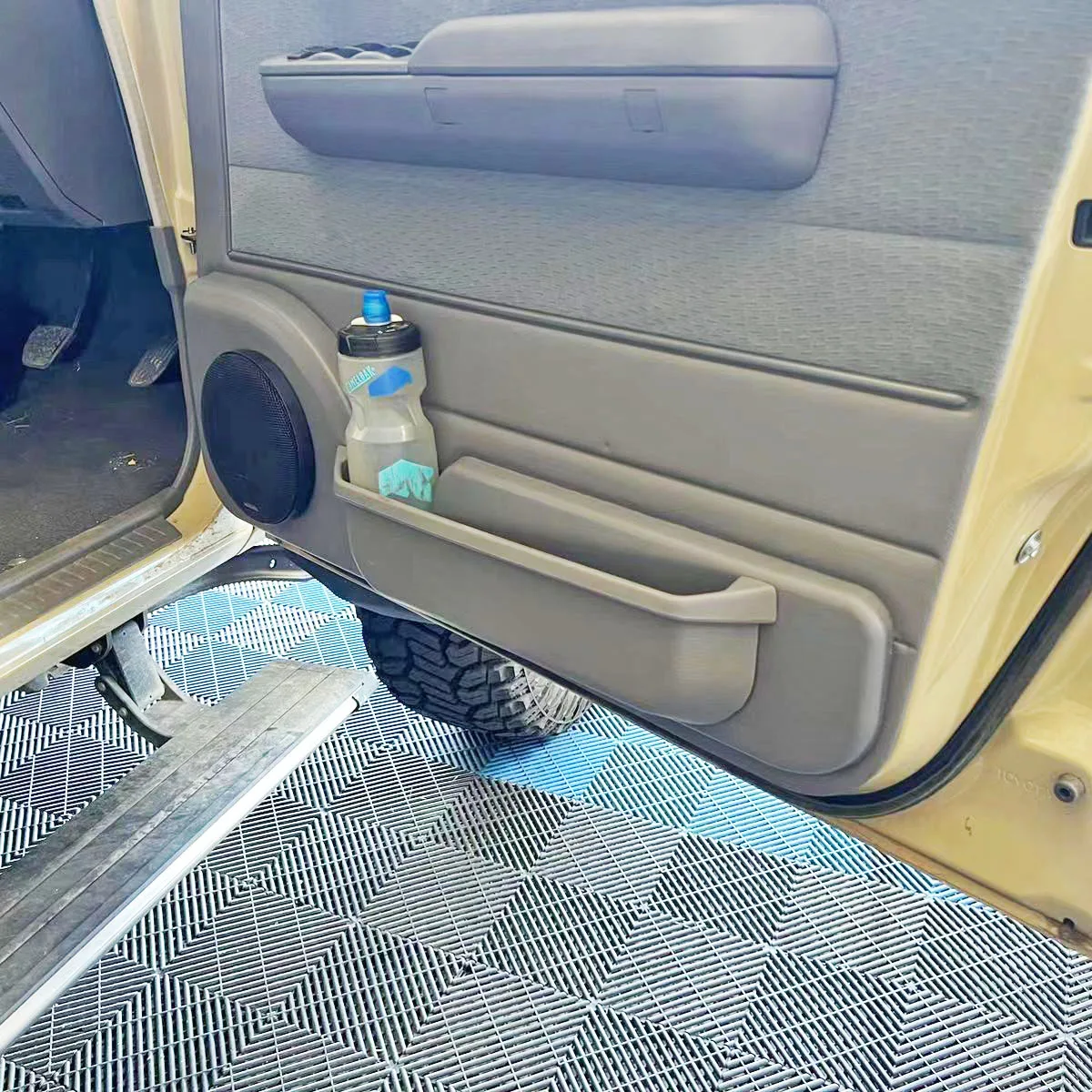 トヨタランドクルーザー用ドアスピーカーポッドカップホルダーポケット