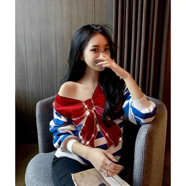 Blingbling Water Drill Red Velvet Bow Lazy Wind Loose Pullovers Top Women 2023 New Spring Age Reducing Navy Stripes Sweatshirt