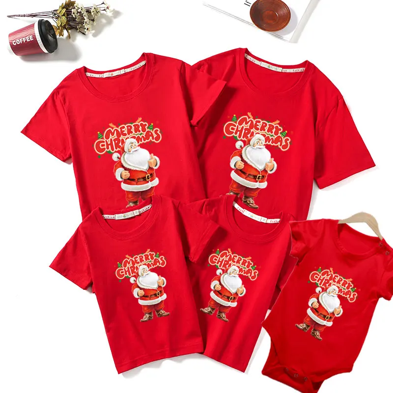 Ropa a juego para la familia de Navidad 2023, estampado de dibujos animados, manga corta, camiseta para madre, padre, hija, hijo, mono de bebé de Año Nuevo