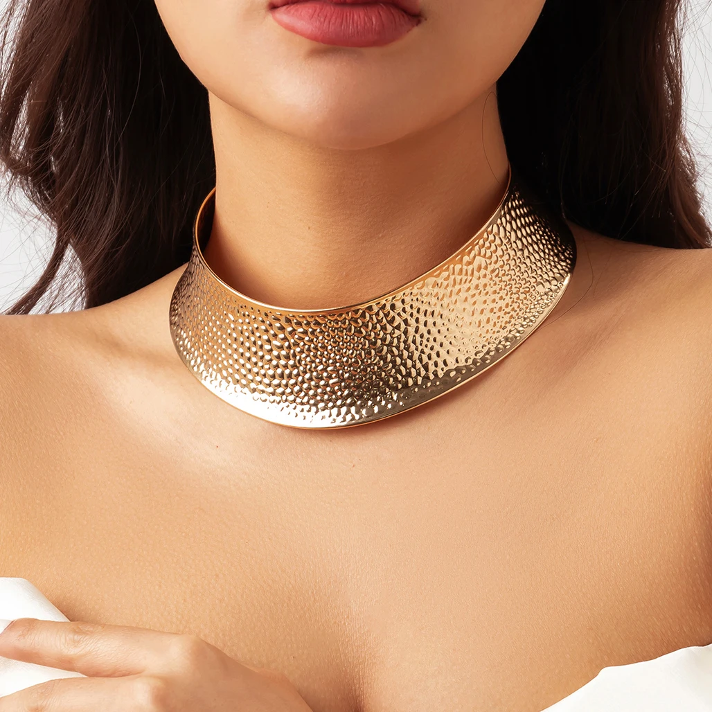 韓国発【MONDAY EDITION】Crystal Flow Wire Choker - Gold 韓国発【MONDAY EDITION】Crystal Flow Wire Choker - Gold