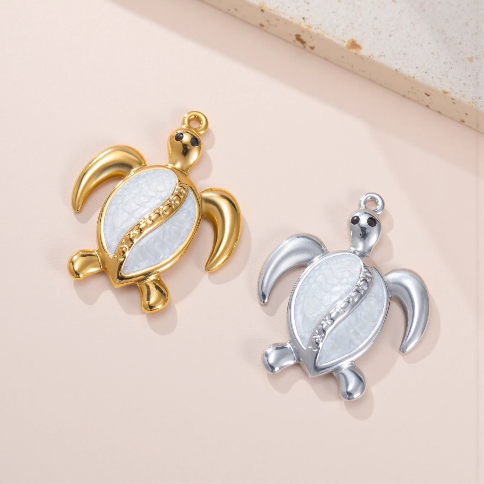 Teamer المينا السلاحف البحرية السحر الفولاذ المقاوم للصدأ الذهب اللون قلادة ل قلادة سوار مجوهرات DIY بها بنفسك صنع بالجملة 2025 جديد