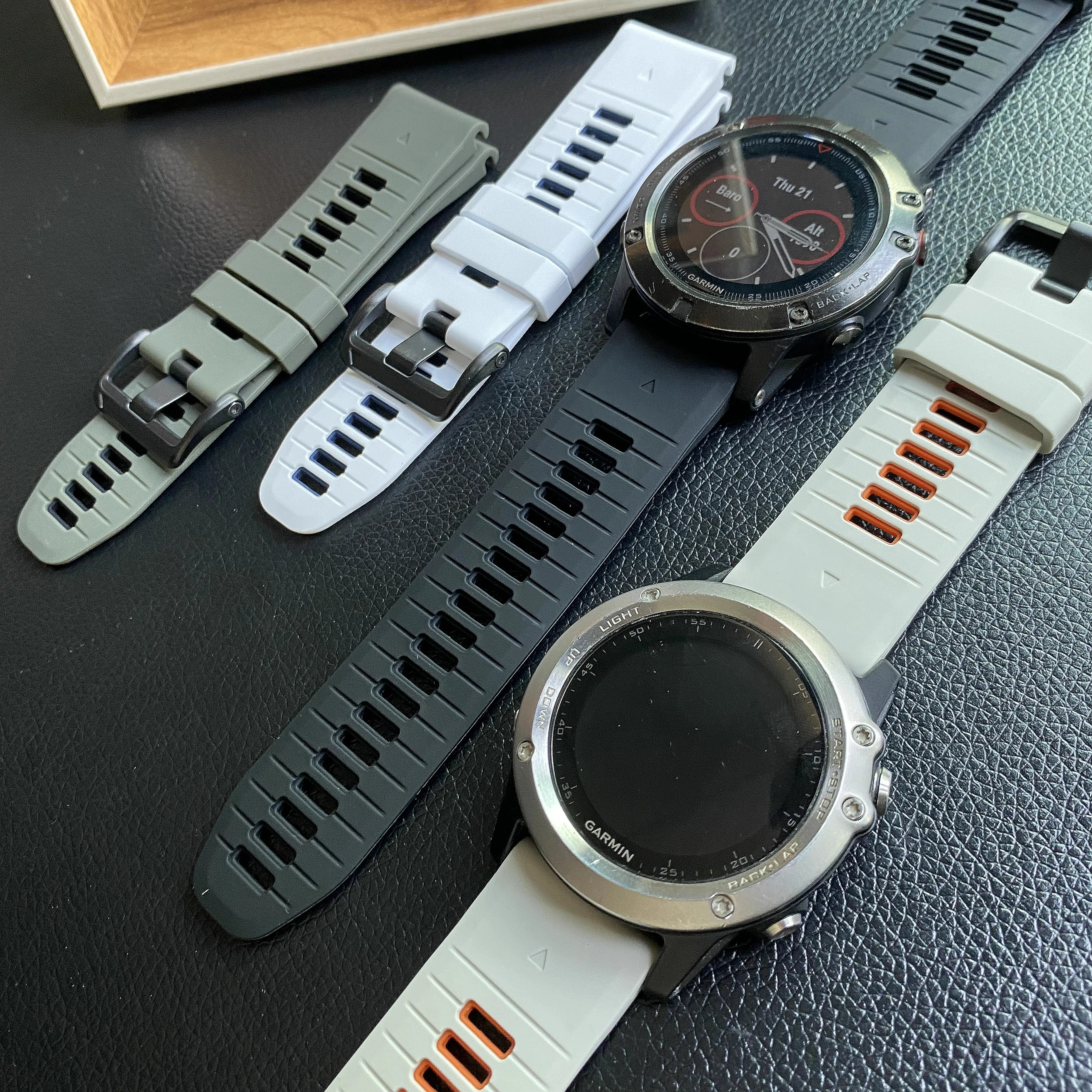 Dual-Color Silicone Quick Release Strap, 22-26mm Adjustable Band