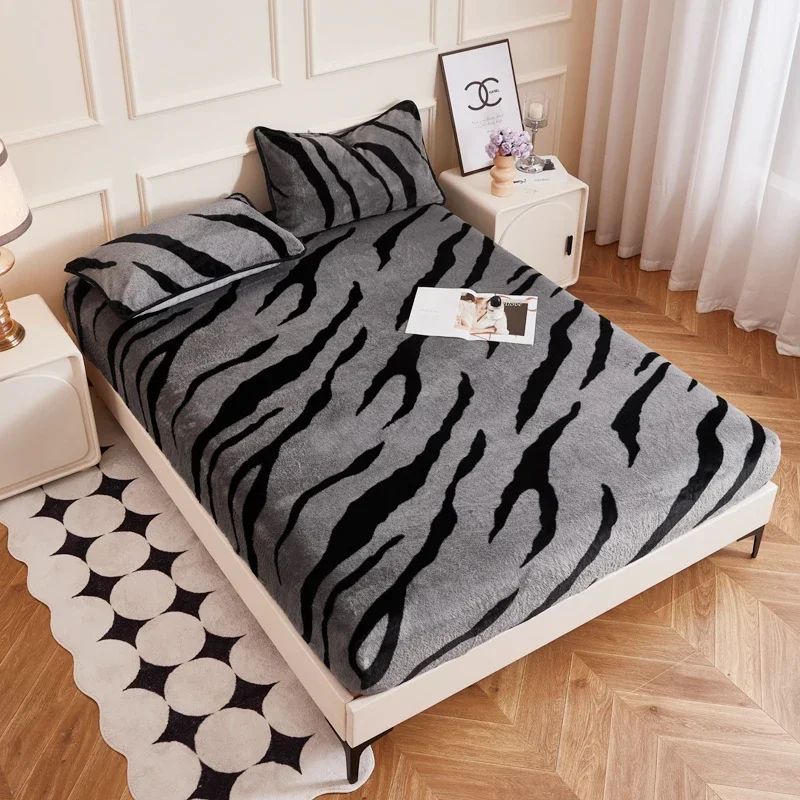 New Tiger Pattern Speed Warming High Density Rabbit Plush Fabric Sheet 360 Degree Full Wrap Side Height