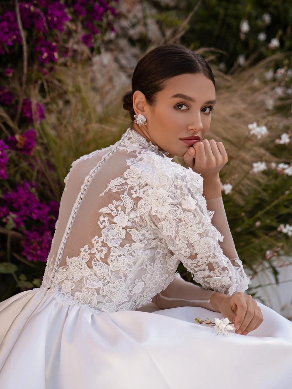 Modest High Collar Long Sleeve Wedding Dress Sparkly 3D Flower Bride Robe Elegant Satin Bridal Gown Customized Robe De Mariée 4