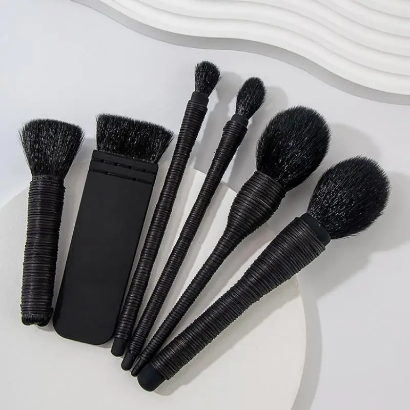 6Pcs/set Black Rattan Handle Makeup Brush Set Powder Blusher Loose Powder Eye Shadow Concealer Brush Professional Makeup Brush